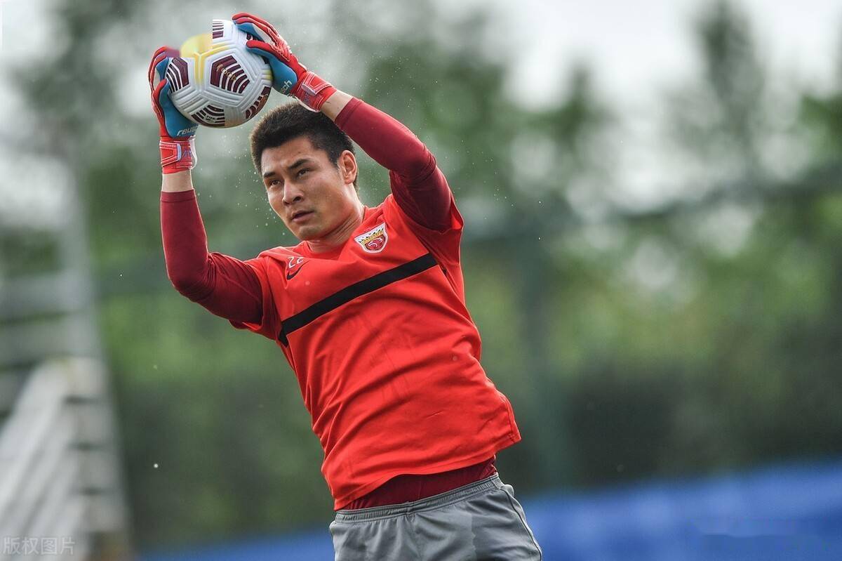 亚冠赛程吃紧,波尔图今晨门线救险,目标明确,团队化学反应显著 亚冠赛程吃紧,波尔图今晨门线救险,目标明确,团队化学反应显著