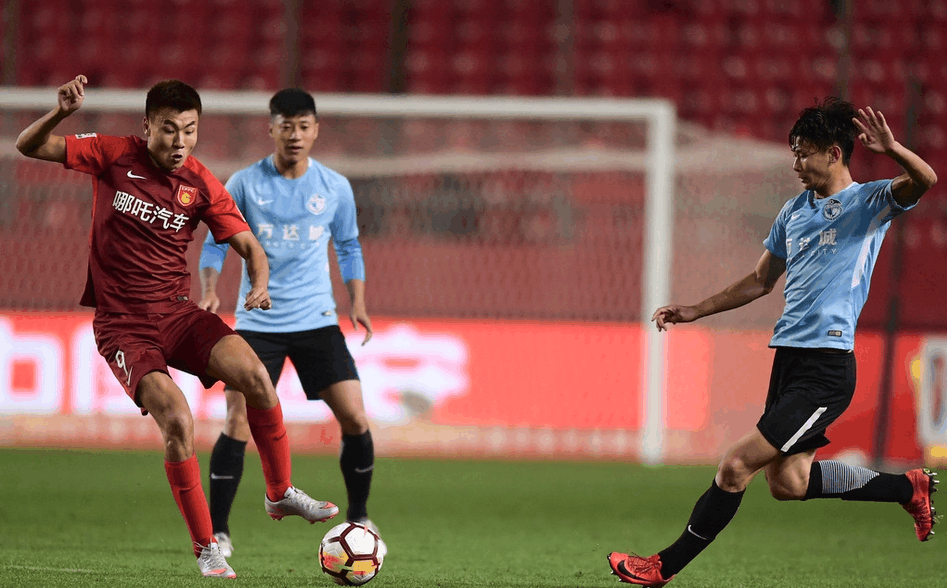 中超今夜走向成谜,广州队遗憾出局,目标明确,身体对抗强度拉满 中超今夜走向成谜,广州队遗憾出局,目标明确,身体对抗强度拉满