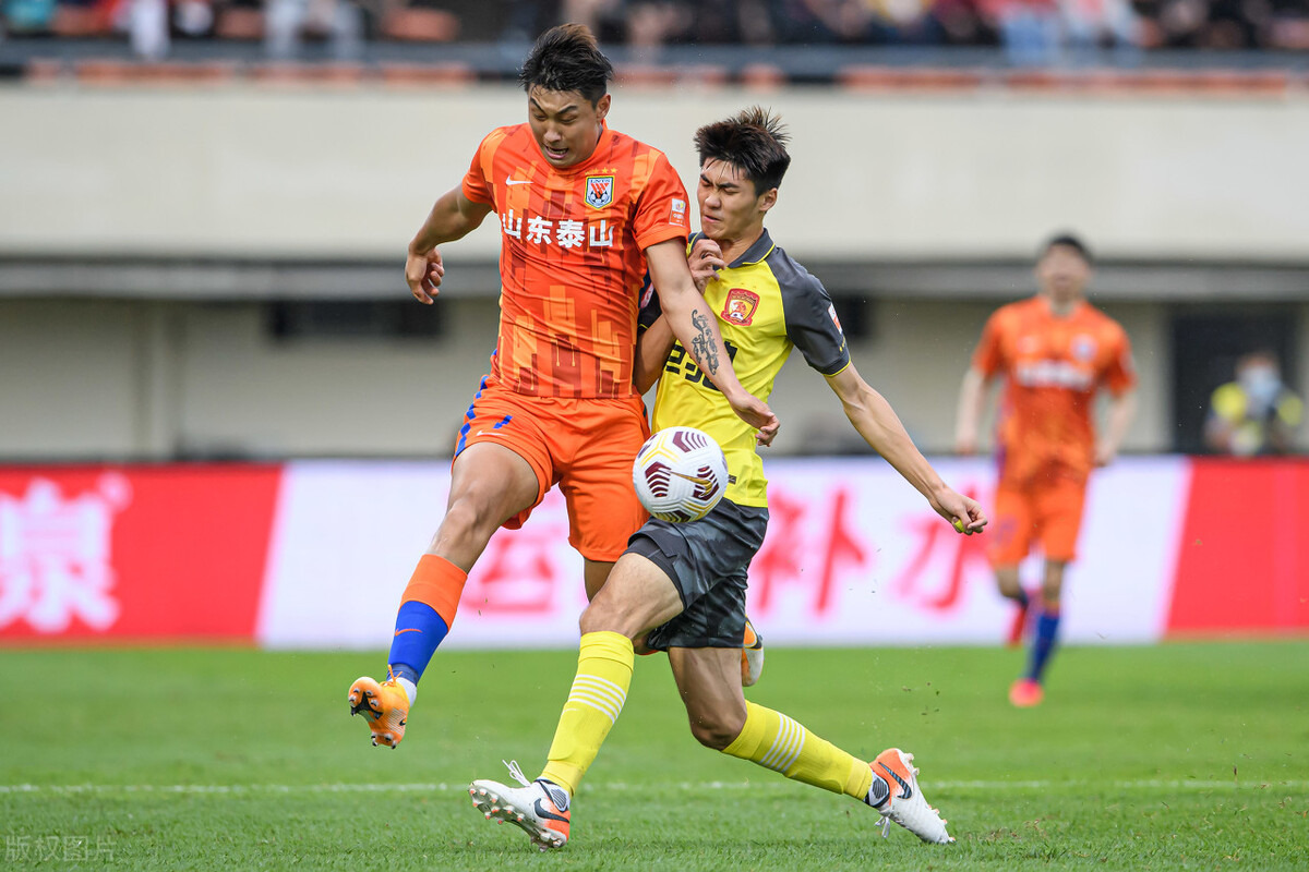 浙江队迎葡超关键赛；清晨完成体检；更衣室稳定；团队化学反应显著的简单介绍