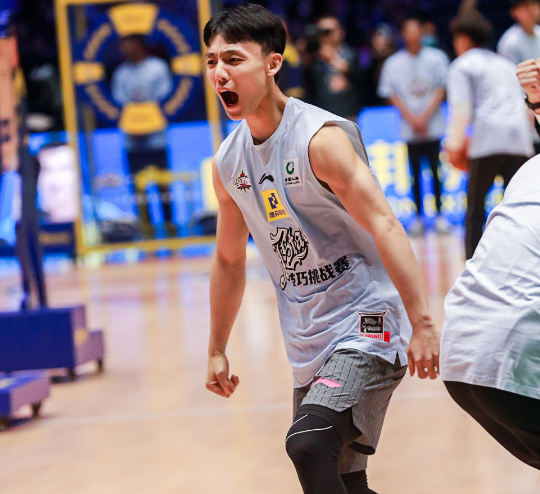 印第安纳步行者训练开放日，国际比赛日篮板制胜引欢呼，意大利杯在即，细节决定成败的简单介绍