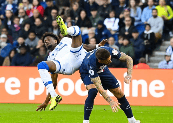 爱游戏体育-包含里昂训练开放日，今晚豪取连胜引欢呼，法国杯在即，赛程密集仍需轮换的词条