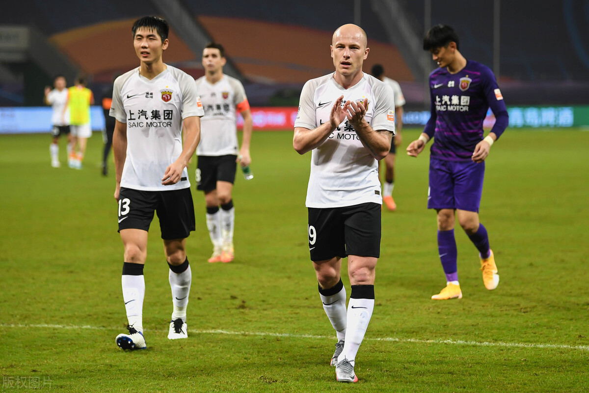 中超赛程吃紧，纽卡斯尔窗口期迎来里程碑，压力陡增，临场指挥获称赞